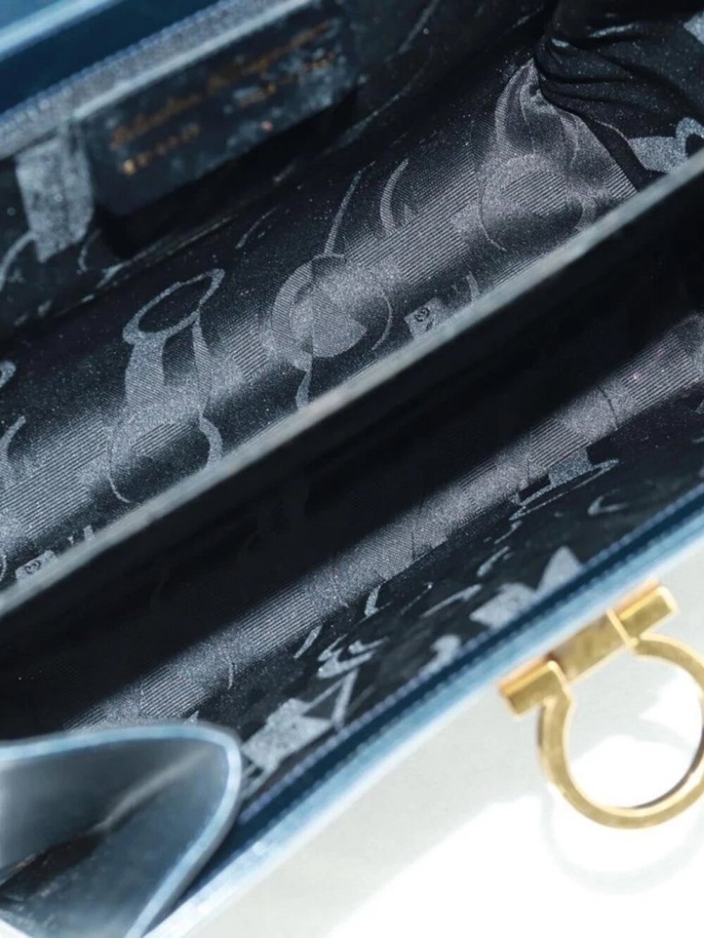 Salvatore Ferragamo Gancini Hand Bag Leather 2way Navy Gold - Picture 15 of 16